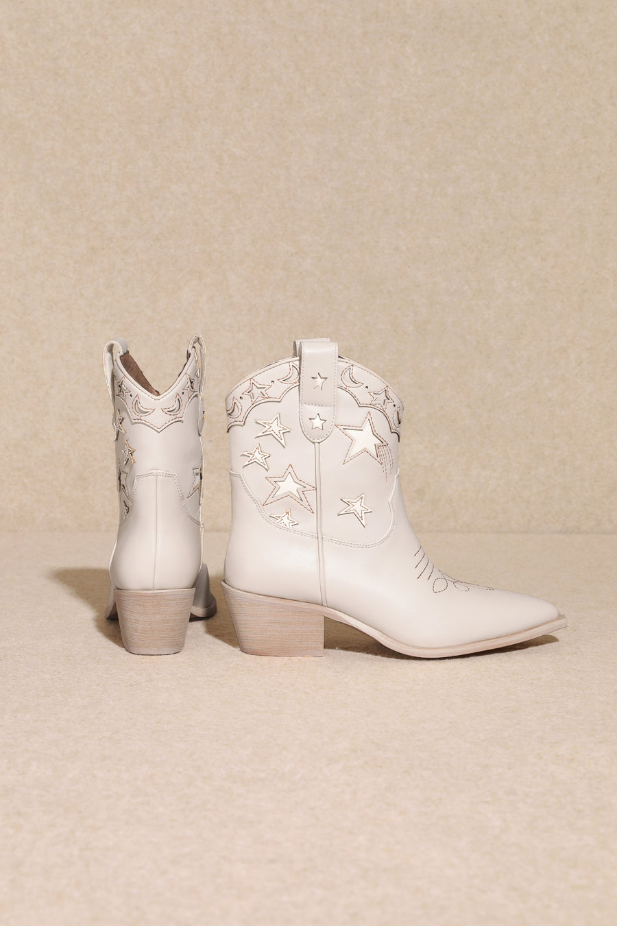 Mi.iM Valeria Chunky Heel Pull-on Pointed Toe Western Embroidered Ankle Boots